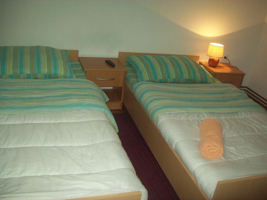 Rooms Vuksa Donji Lapac Room photo